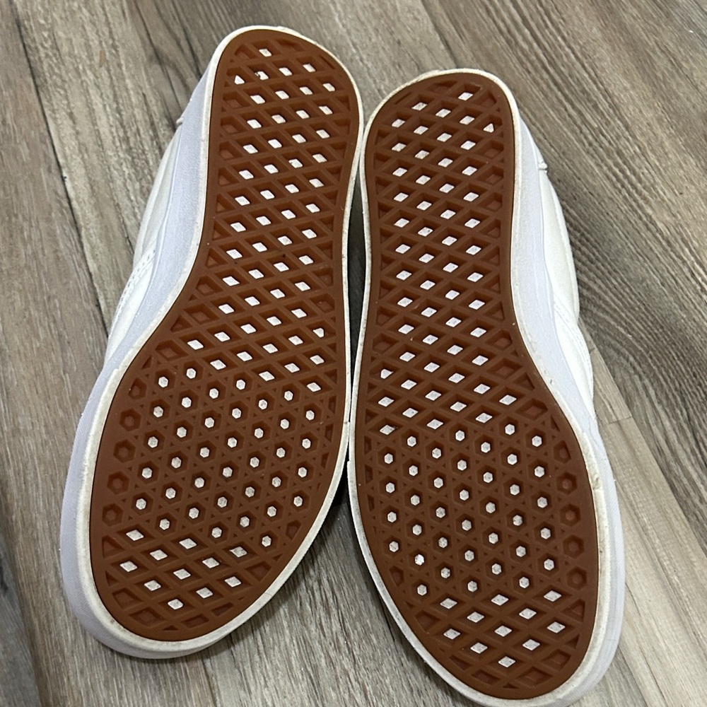 Vans women’s white Slip-On - Picture 6 of 8